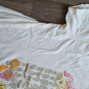 Simply S Floral Graphic T-Shirt